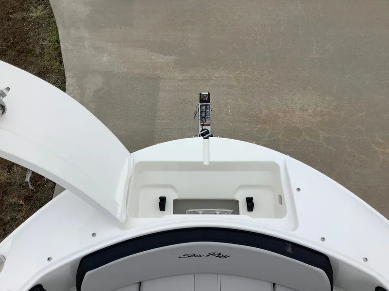 Slide: The Image of Sea Ray SPX 210 Outboard 2026 - 21