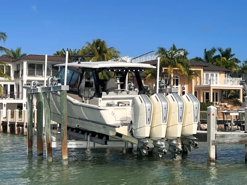 Slide: The Image of Scout 530 LXF 2025 - 2