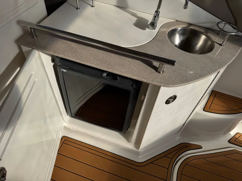 Slide: The Image of Sea Ray 290 Sundancer 2007 - 17