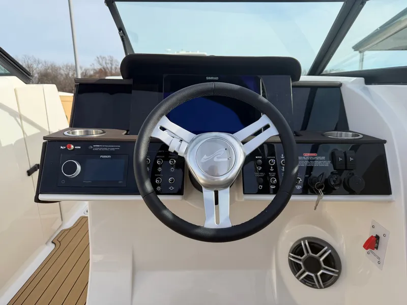 Slide: The Image of Sea Ray SDX 290 2026 - 20