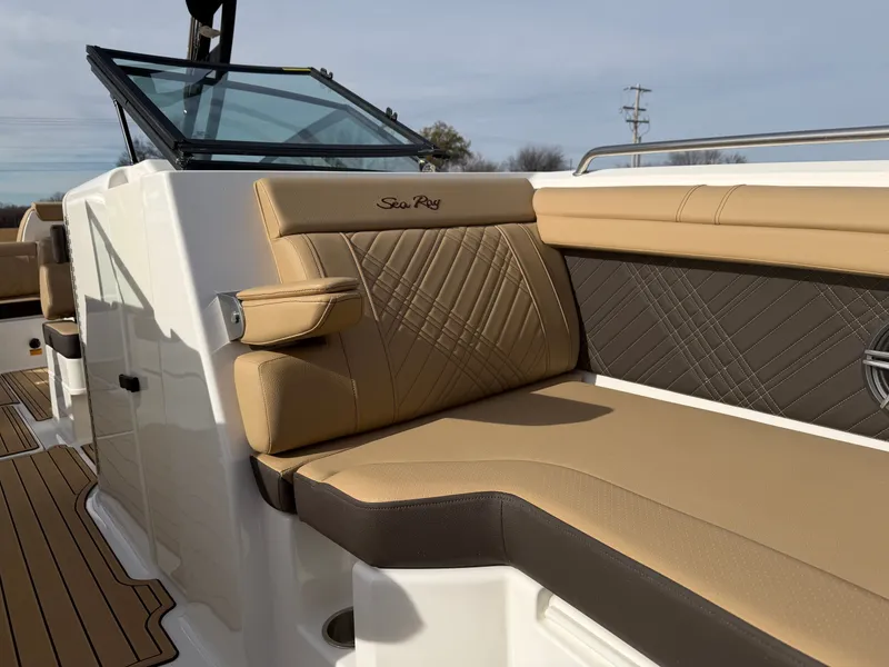 Slide: The Image of Sea Ray SDX 290 2026 - 34