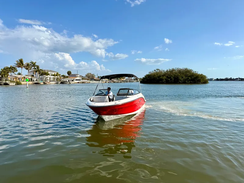 Slide: The Image of Sea Ray SPX 210 Outboard 2026 - 21