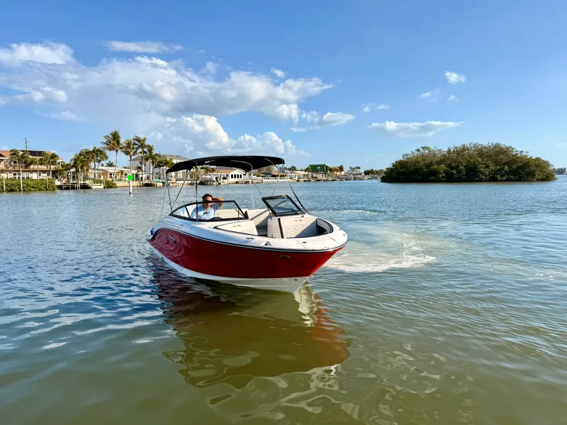 Slide: The Image of Sea Ray SPX 210 Outboard 2026 - 25