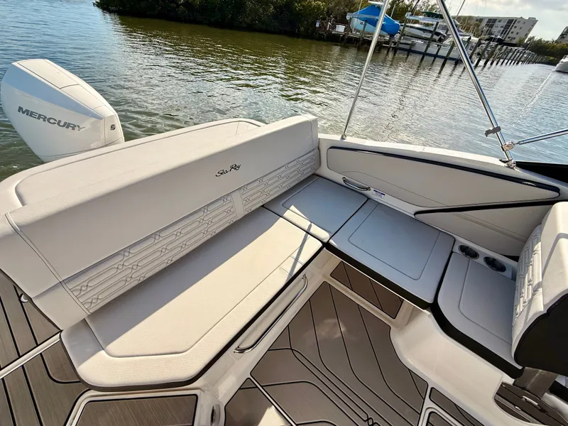 Slide: The Image of Sea Ray SPX 210 Outboard 2026 - 30
