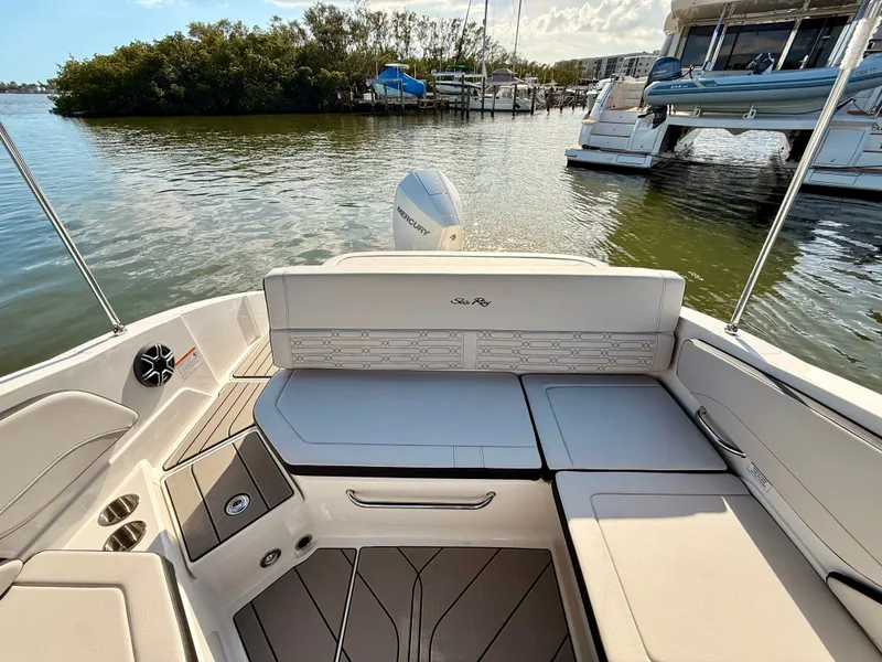 Slide: The Image of Sea Ray SPX 210 Outboard 2026 - 32