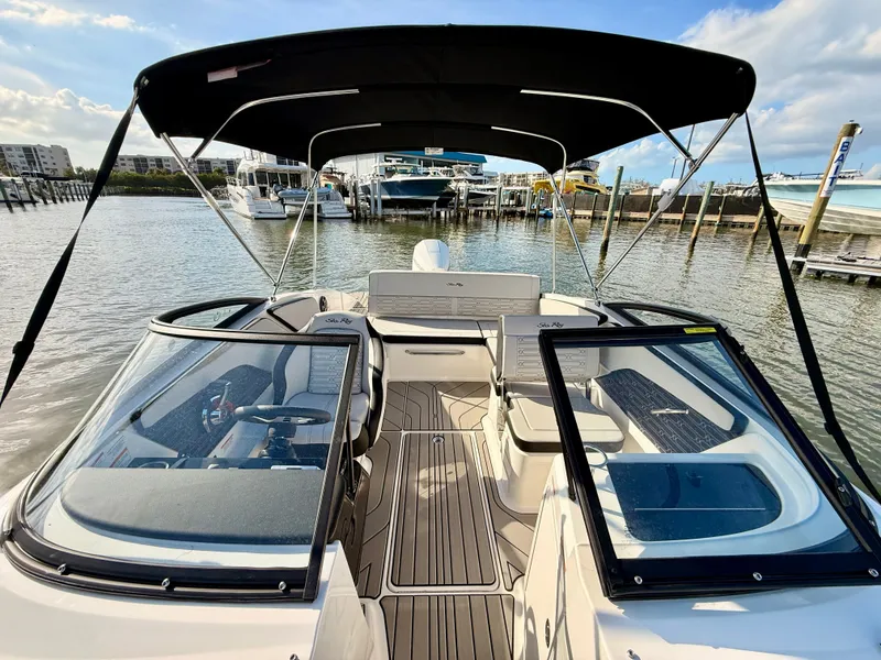 Slide: The Image of Sea Ray SPX 210 Outboard 2026 - 33
