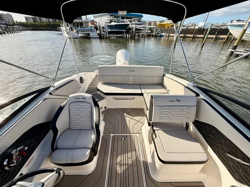 Slide: The Image of Sea Ray SPX 210 Outboard 2026 - 37