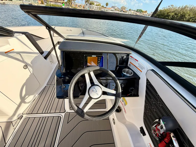 Slide: The Image of Sea Ray SPX 210 Outboard 2026 - 42