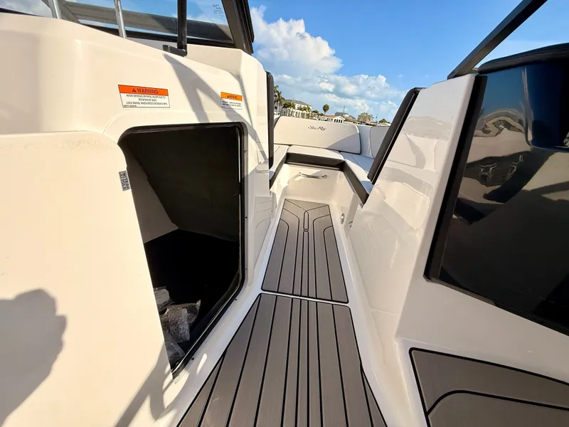 Slide: The Image of Sea Ray SPX 210 Outboard 2026 - 45