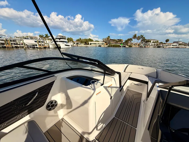 Slide: The Image of Sea Ray SPX 210 Outboard 2026 - 46