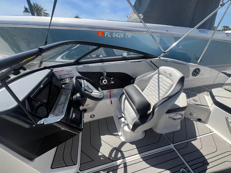 Slide: The Image of Sea Ray SPX 210 Outboard 2026 - 19