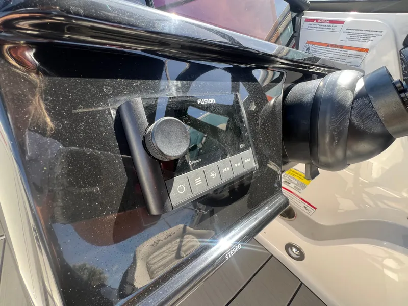 Slide: The Image of Sea Ray SPX 210 Outboard 2026 - 24