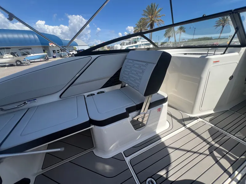 Slide: The Image of Sea Ray SPX 210 Outboard 2026 - 26