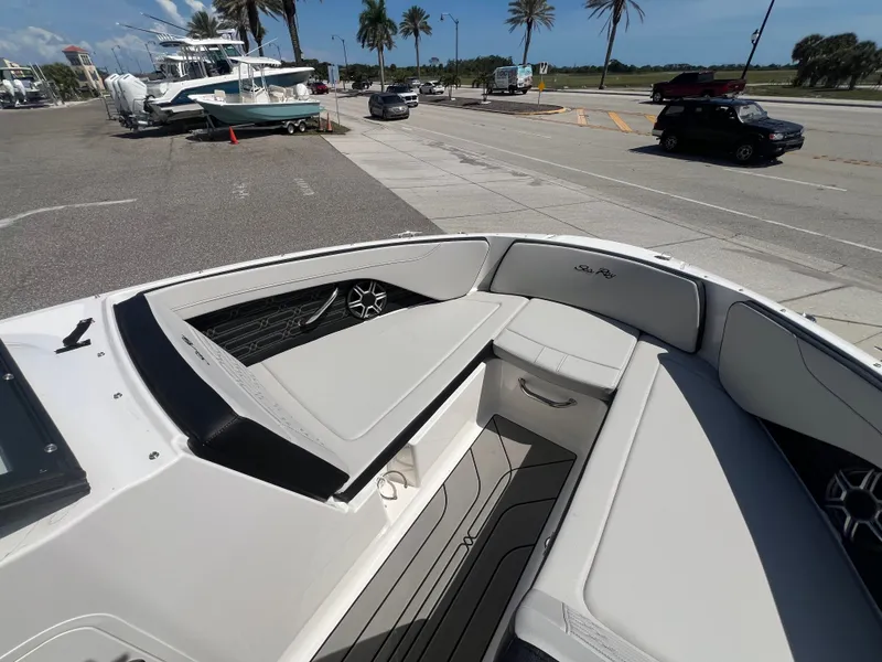 Slide: The Image of Sea Ray SPX 210 Outboard 2026 - 28