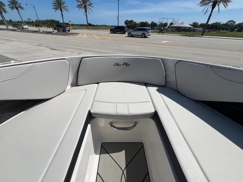 Slide: The Image of Sea Ray SPX 210 Outboard 2026 - 30