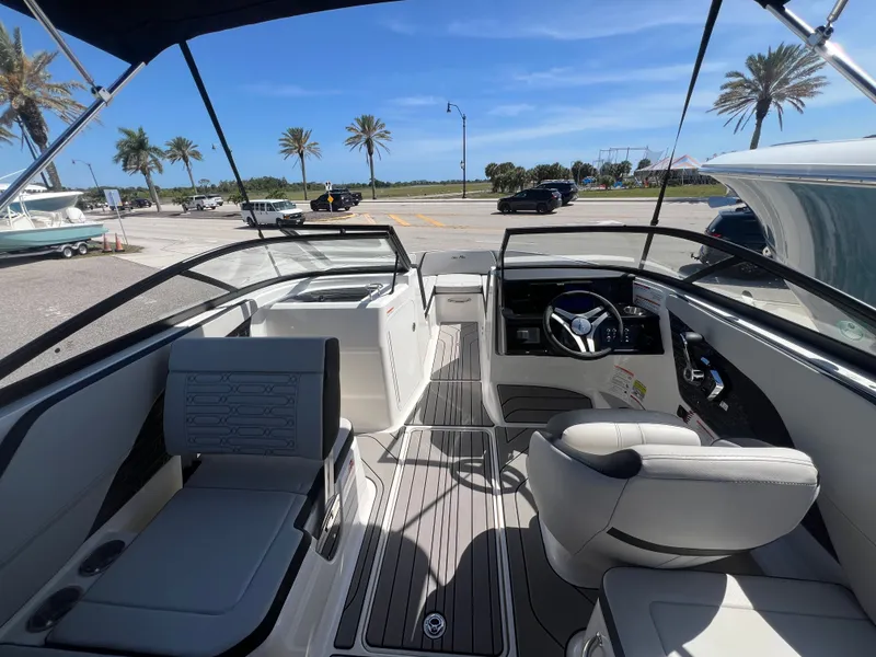 Slide: The Image of Sea Ray SPX 210 Outboard 2026 - 33