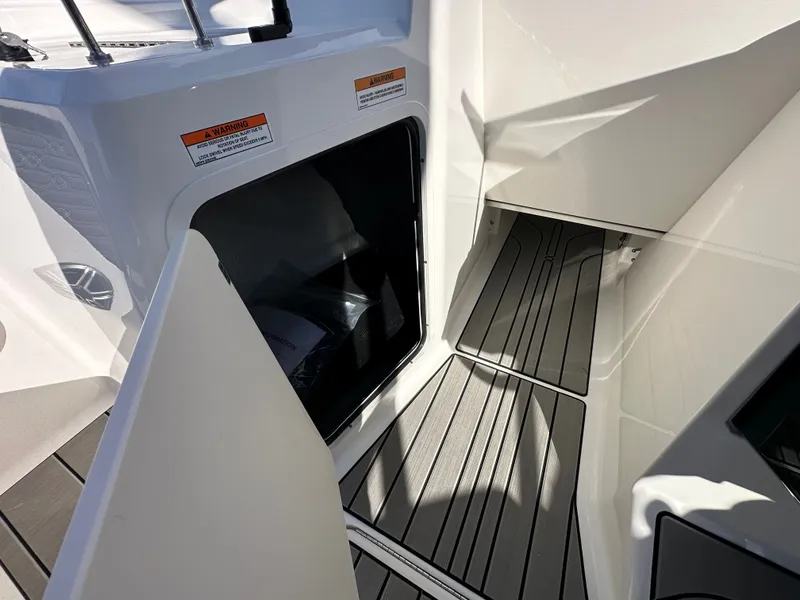 Slide: The Image of Sea Ray SPX 210 Outboard 2026 - 12