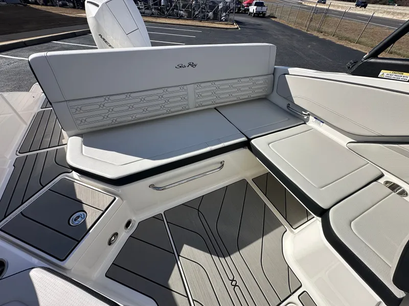 Slide: The Image of Sea Ray SPX 210 Outboard 2026 - 19