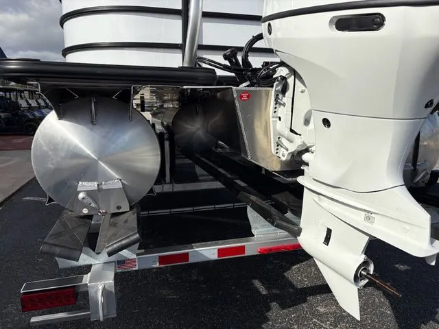 Slide: The Image of Bentley Pontoons Legacy Navigator 243 2026 - 10