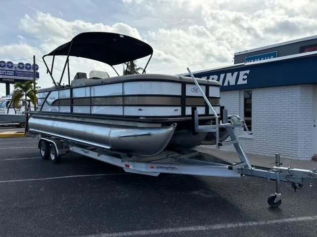 Slide: The Image of Bentley Pontoons Legacy Navigator 243 2026 - 3