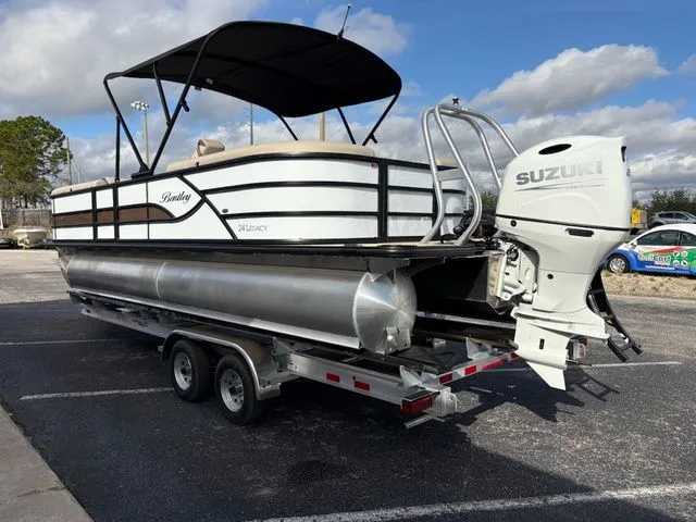 Slide: The Image of Bentley Pontoons Legacy Navigator 243 2026 - 8