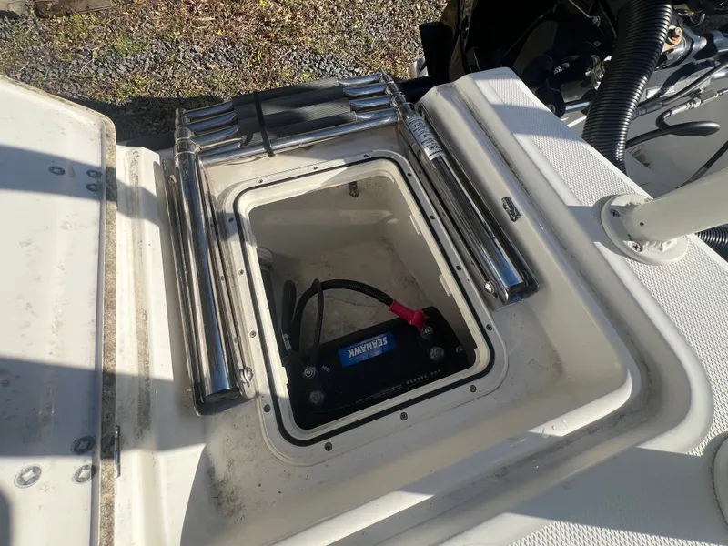 Slide: The Image of Boston Whaler 180 Dauntless 2021 - 16