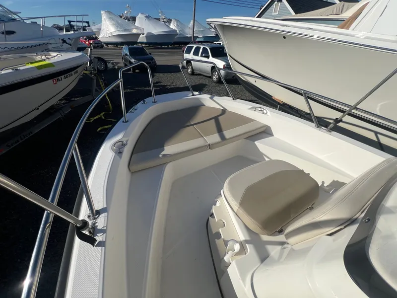 Slide: The Image of Boston Whaler 180 Dauntless 2021 - 6