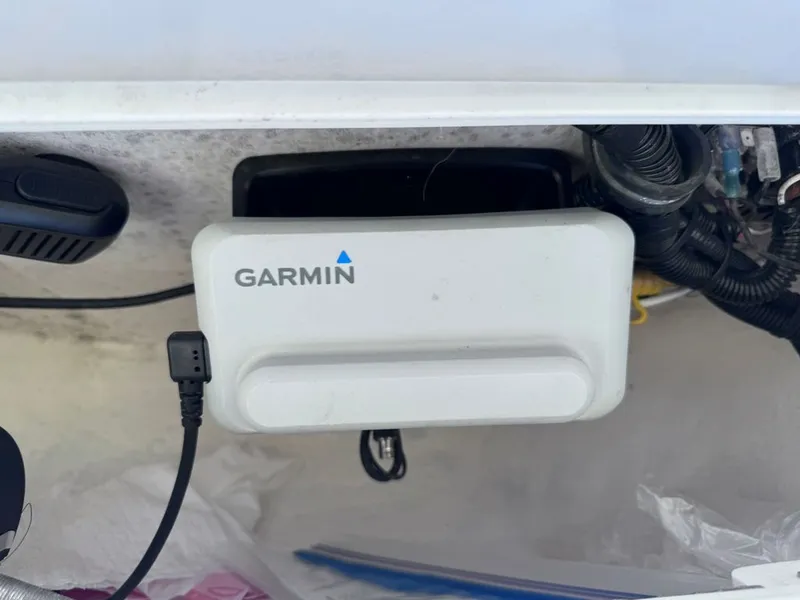 Slide: The Image of Sea Hunt Ultra 219 2022 - 14