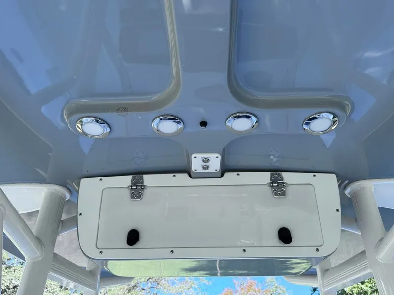 Slide: The Image of Sea Hunt Ultra 219 2022 - 17