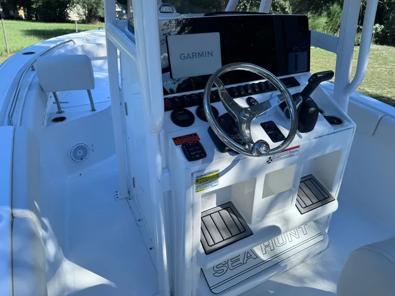 Slide: The Image of Sea Hunt Ultra 219 2022 - 2