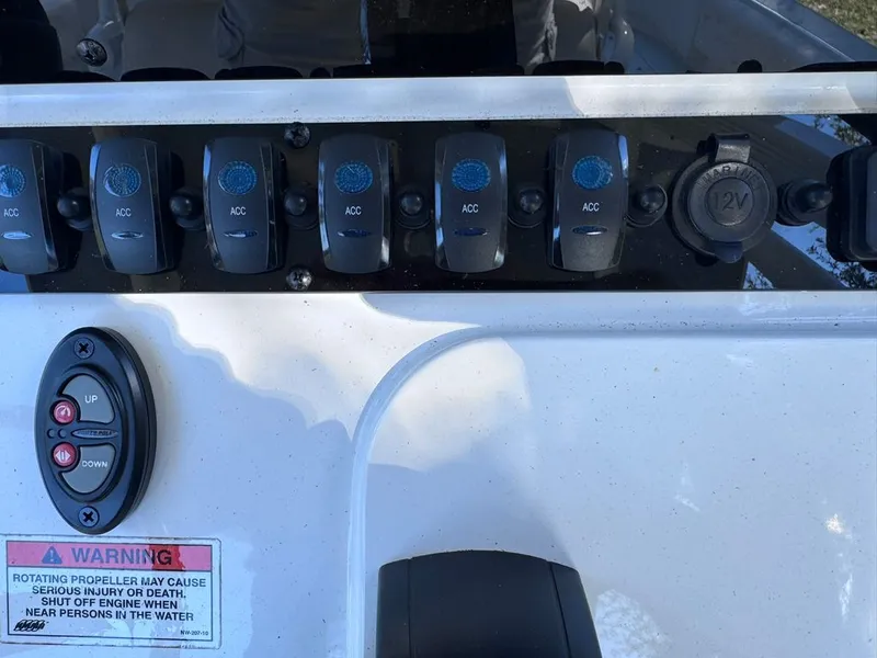 Slide: The Image of Sea Hunt Ultra 219 2022 - 25