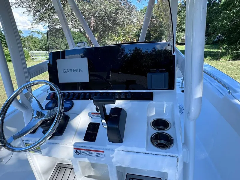 Slide: The Image of Sea Hunt Ultra 219 2022 - 30