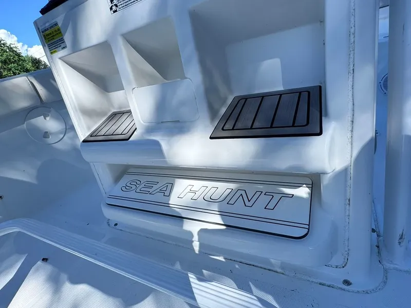 Slide: The Image of Sea Hunt Ultra 219 2022 - 31