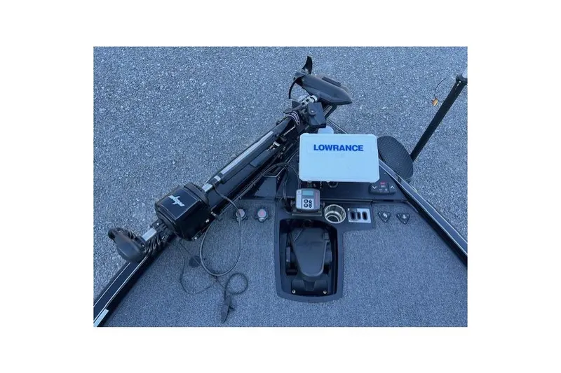 Slide: The Image of 2024 Ranger Z521R boat dashboard with Lowrance electronics and trolling motor. - 3