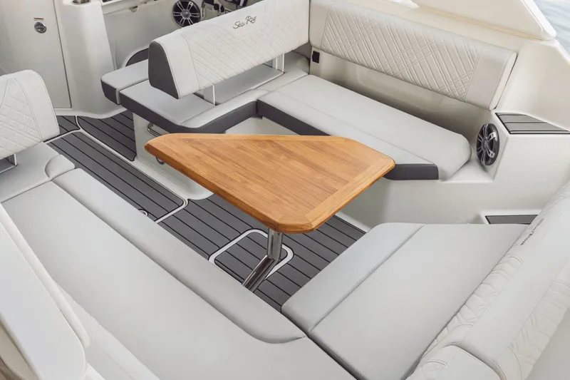 Slide: The Image of Sea Ray SDX 270 Outboard 2026 - 15