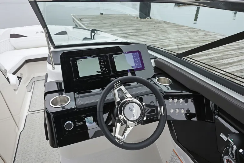 Slide: The Image of Sea Ray SLX 260 Outboard 2026 - 15