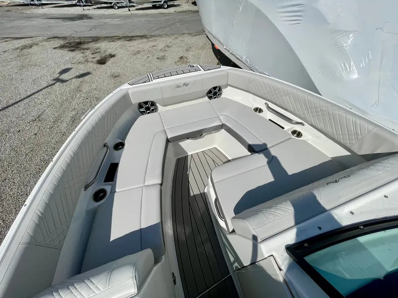 Slide: The Image of Sea Ray SDX 230 Outboard 2026 - 21