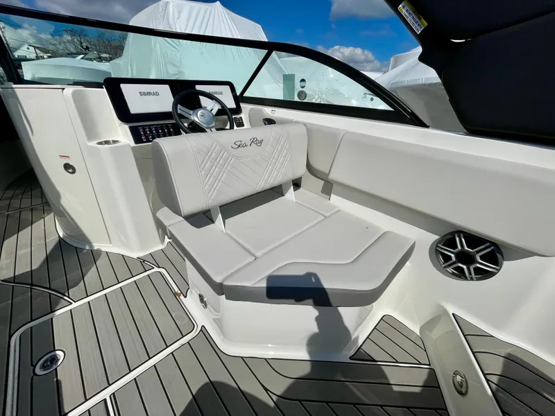 Slide: The Image of Sea Ray SDX 230 Outboard 2026 - 11