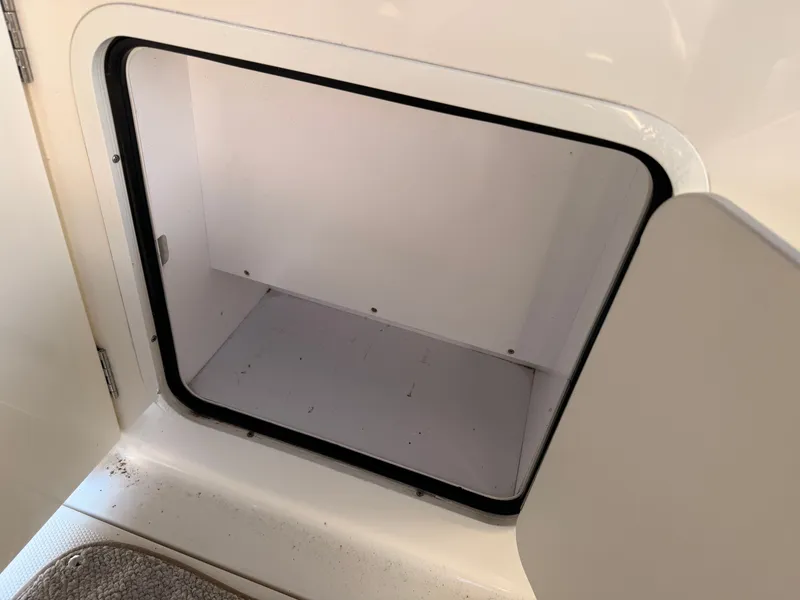 Slide: The Image of Sea Ray Sundancer 320 2003 - 10