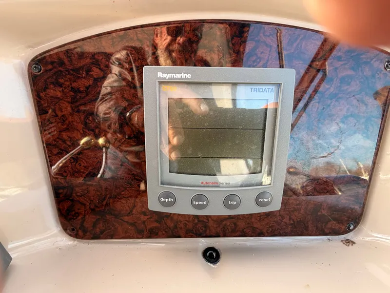 Slide: The Image of Sea Ray Sundancer 320 2003 - 24