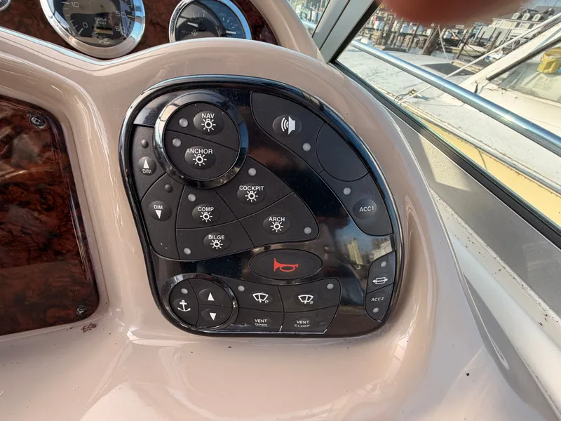 Slide: The Image of Sea Ray Sundancer 320 2003 - 25