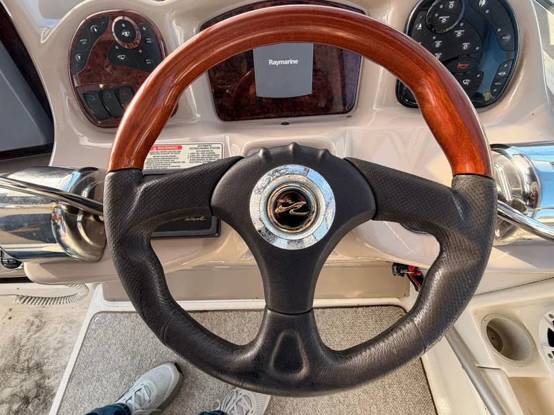 Slide: The Image of Sea Ray Sundancer 320 2003 - 29