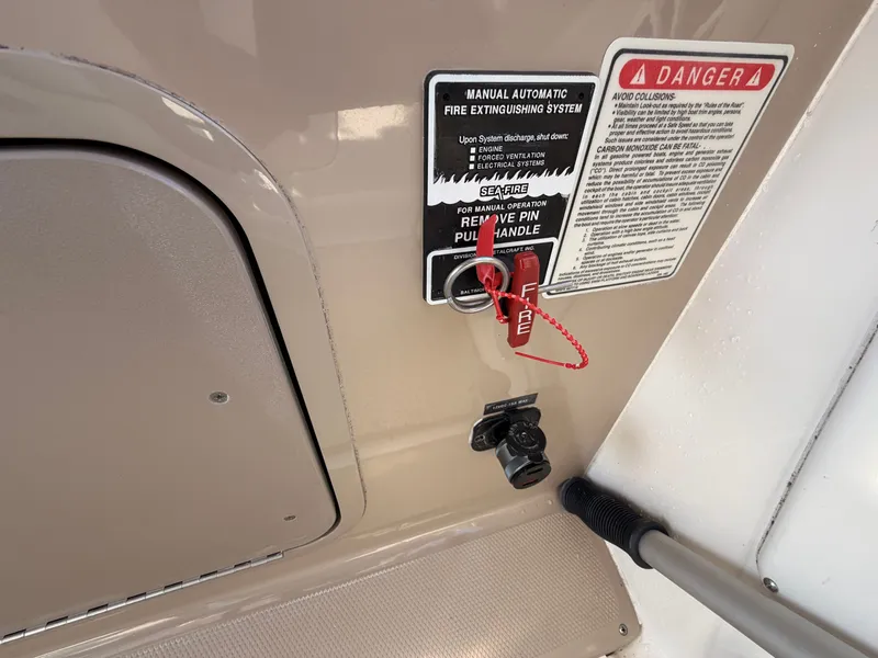 Slide: The Image of Sea Ray Sundancer 320 2003 - 30