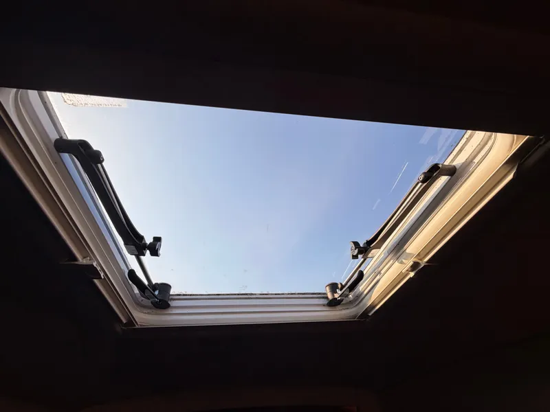 Slide: The Image of Sea Ray Sundancer 320 2003 - 35