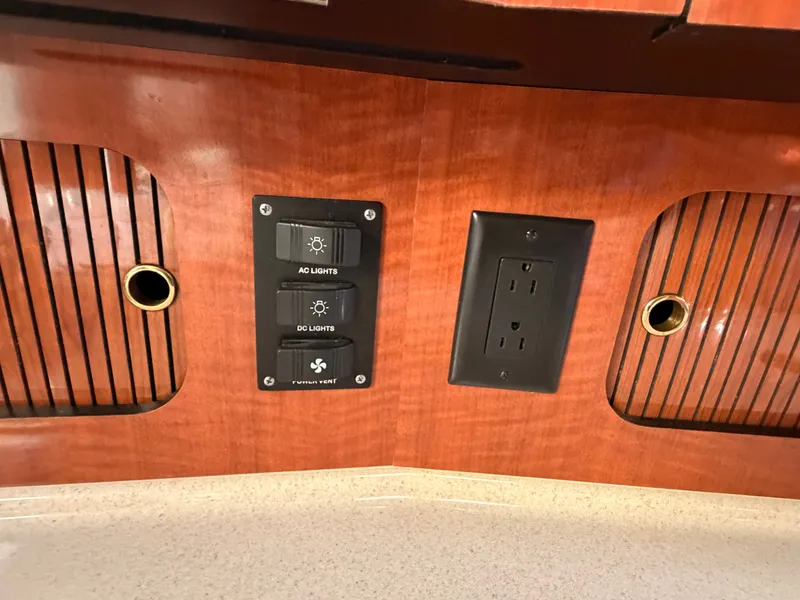 Slide: The Image of Sea Ray Sundancer 320 2003 - 42