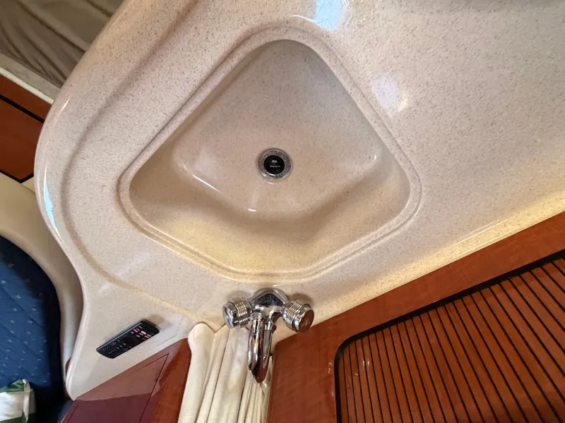 Slide: The Image of Sea Ray Sundancer 320 2003 - 45