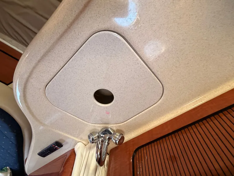 Slide: The Image of Sea Ray Sundancer 320 2003 - 46