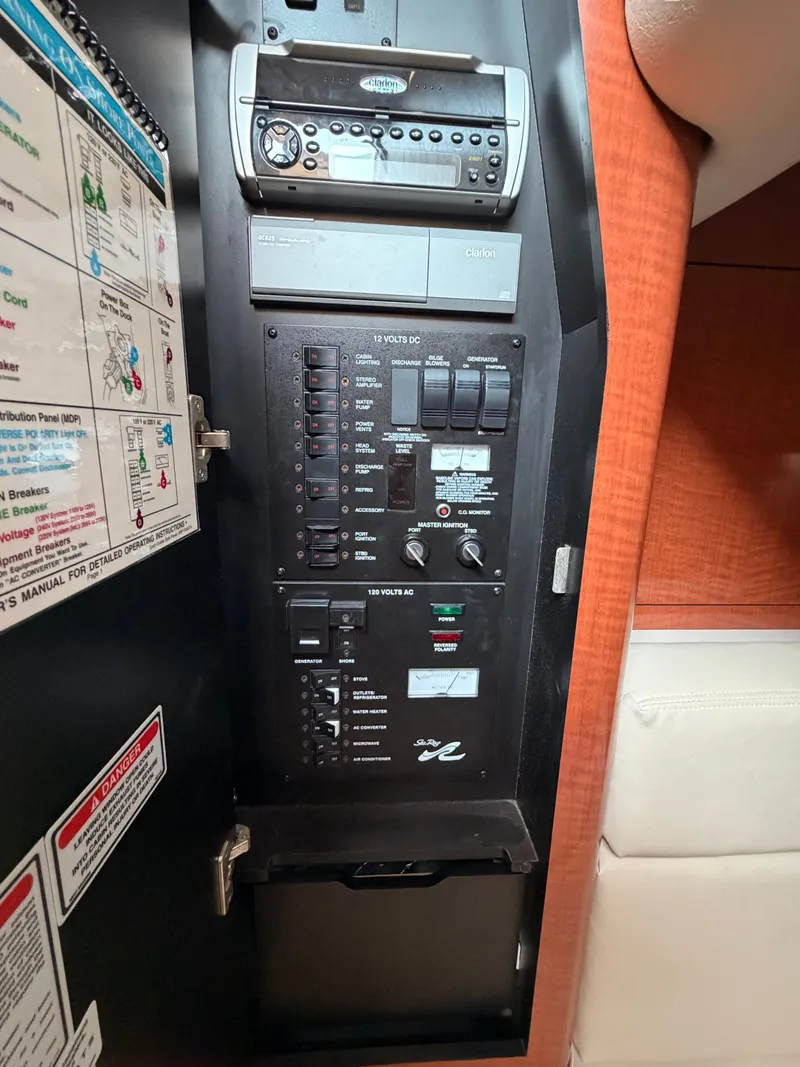 Slide: The Image of Sea Ray Sundancer 320 2003 - 55