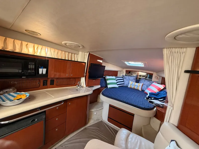 Slide: The Image of Sea Ray Sundancer 320 2003 - 58