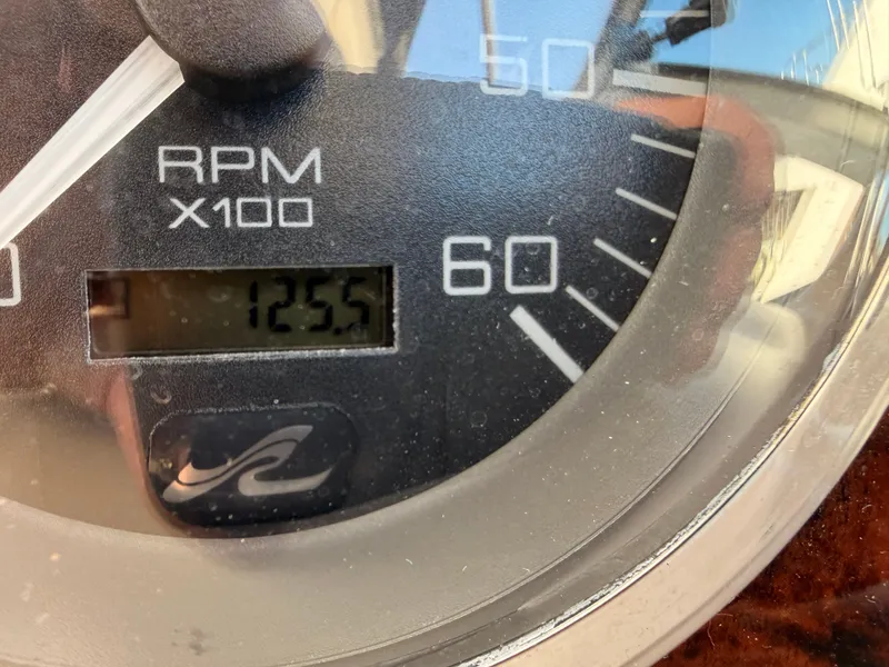 Slide: The Image of Sea Ray Sundancer 320 2003 - 61